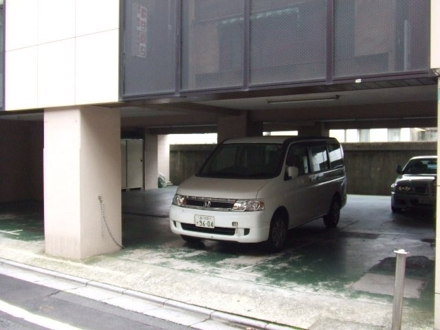 リバーサイドトナカイビル 駐車場