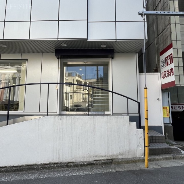 TMビル オフィスビル出入口