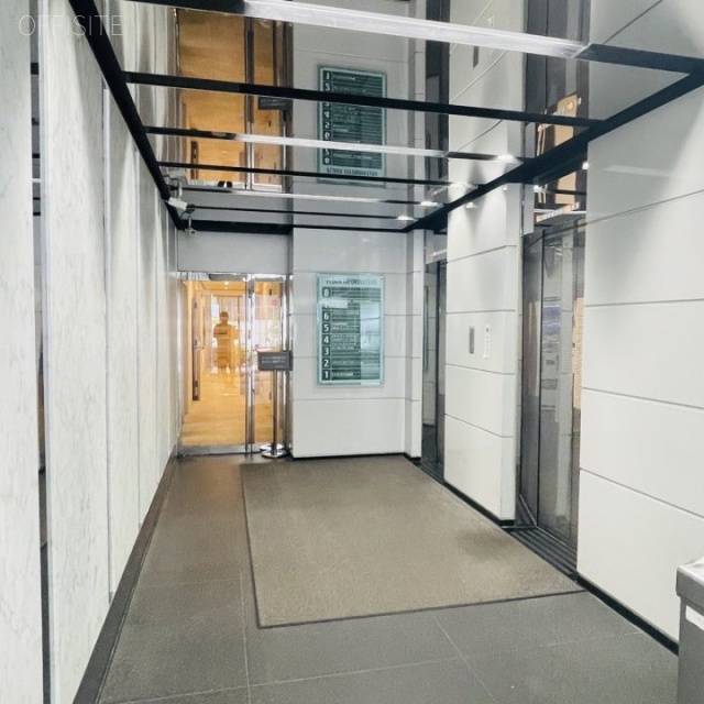栄町ビル西館　エレベーターホール