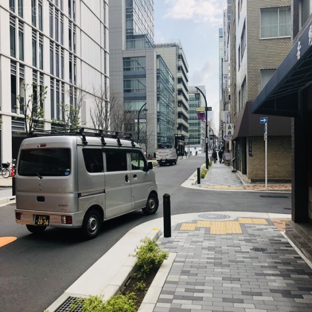 島崎ビル ビル前面道路