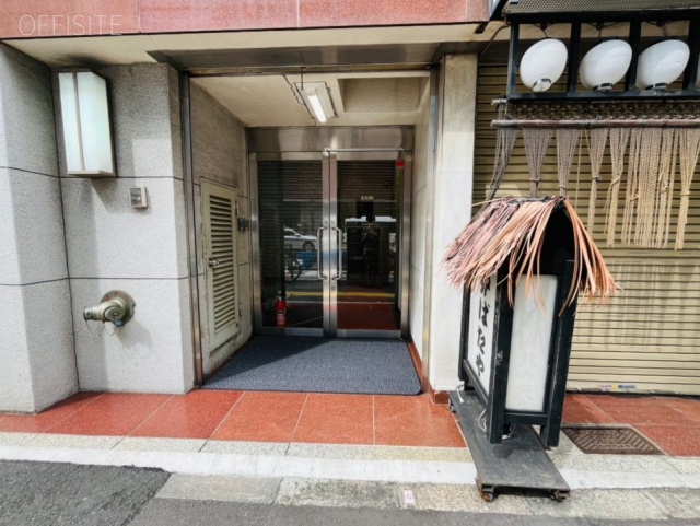 会計ビル エントランス
