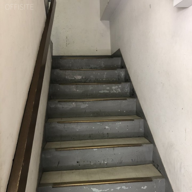 牧原ビル 階段