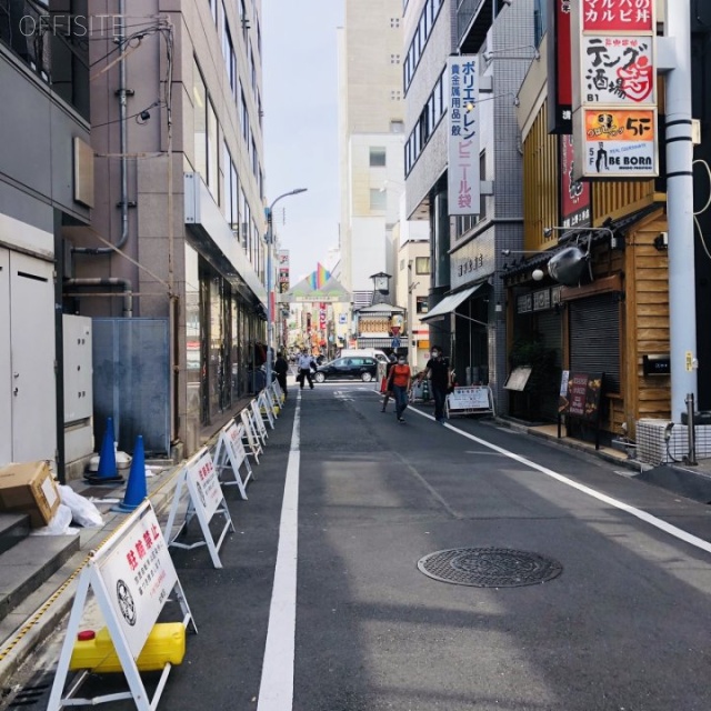 御徒町グランディアビル ビル前面道路