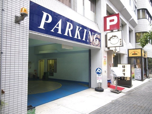 ストークマンション新川 駐車場