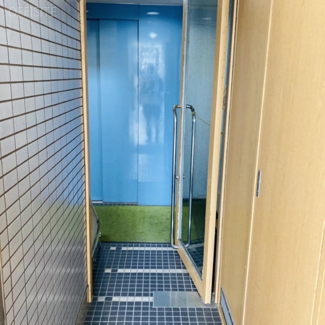 中村ビル エントランス