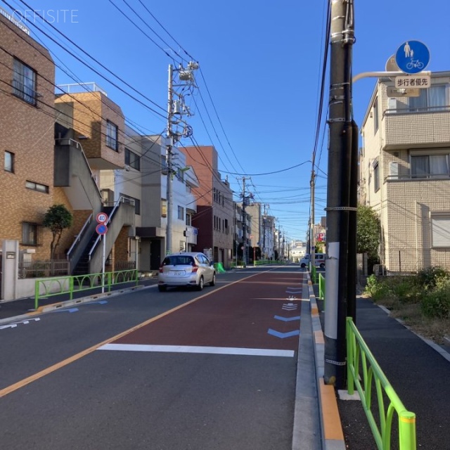 経堂ビル ビル前面道路