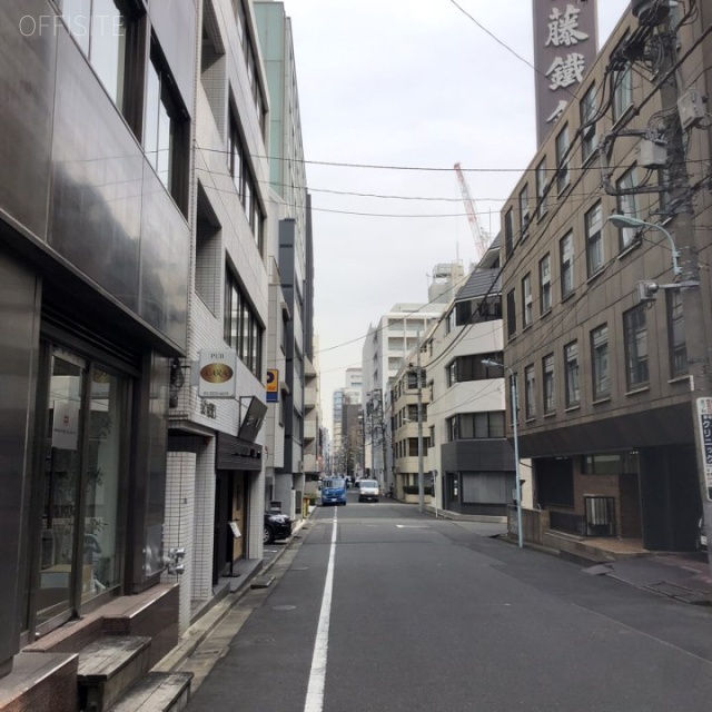 井門八重洲通りビル 3階【32】 9.40坪　ビル前面道路