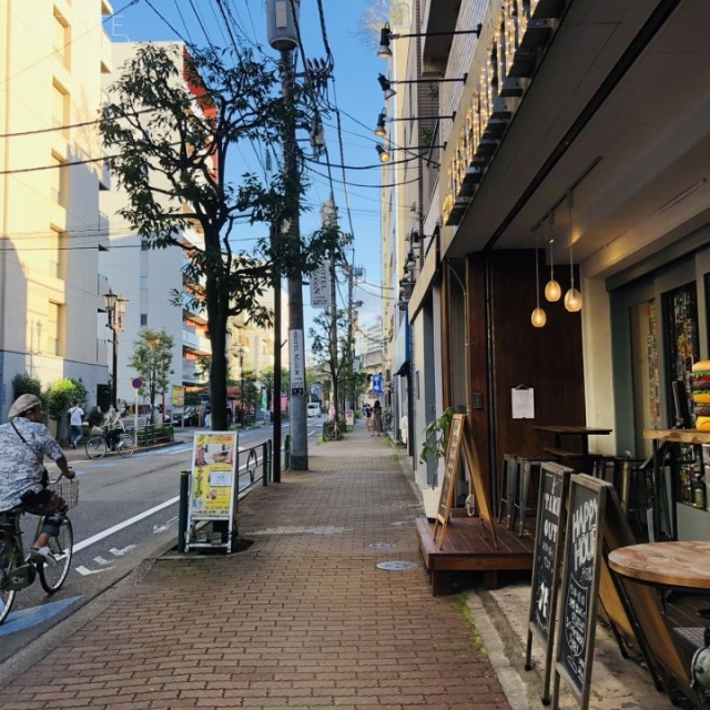 清誠ビル ビル前面道路