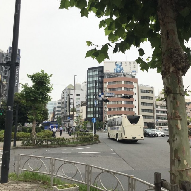 レジディア日本橋馬喰町Ⅱ ビル前面道路