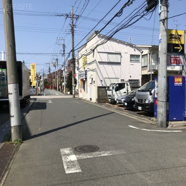 ユーアイコート ビル前面道路