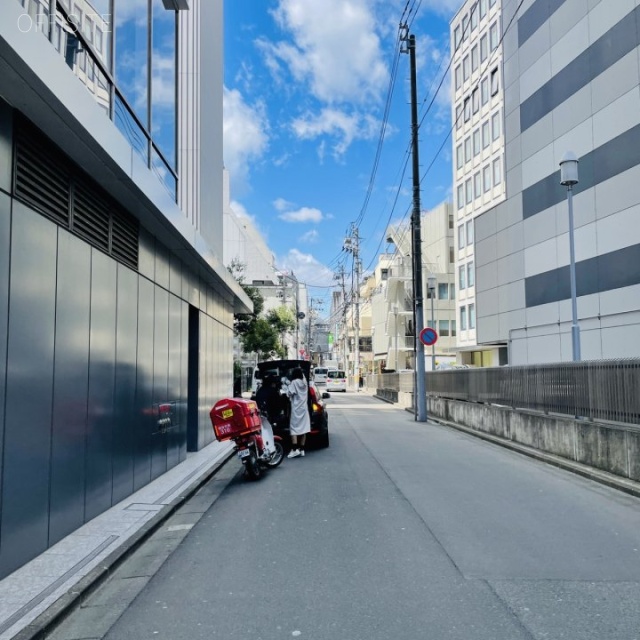 一番町平和ビル 側道