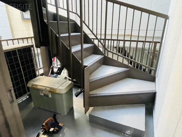 神田TYビル 階段