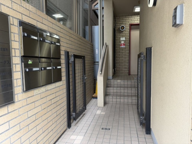 NKビル　エントランス