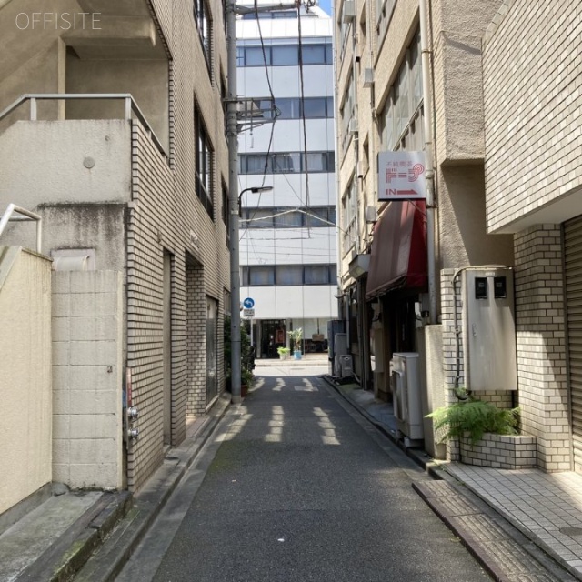 神田THビル ビル前面道路