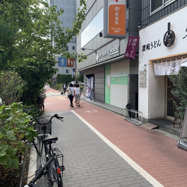 海老原ビル ビル前面道路
