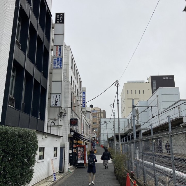 大島ビル本館 ビル前面道路