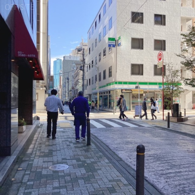 金井ビル 前面道路