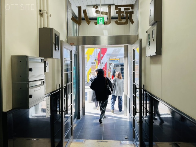 冠ビル　エントランス