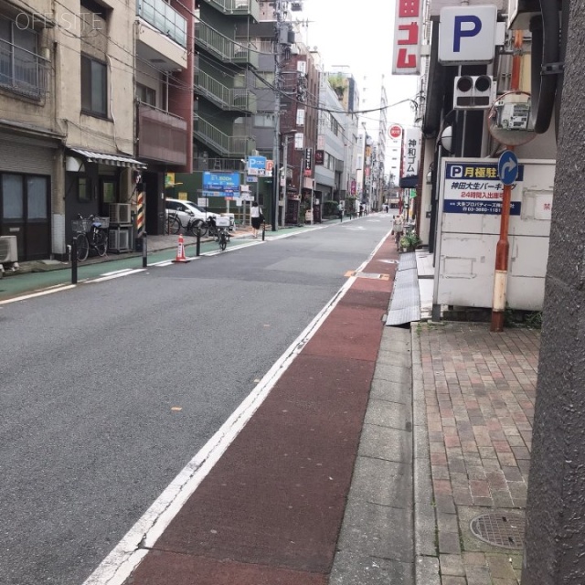 ニュー神田ビル ビル前面道路