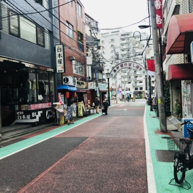 第二小松ビル ビル前面道路