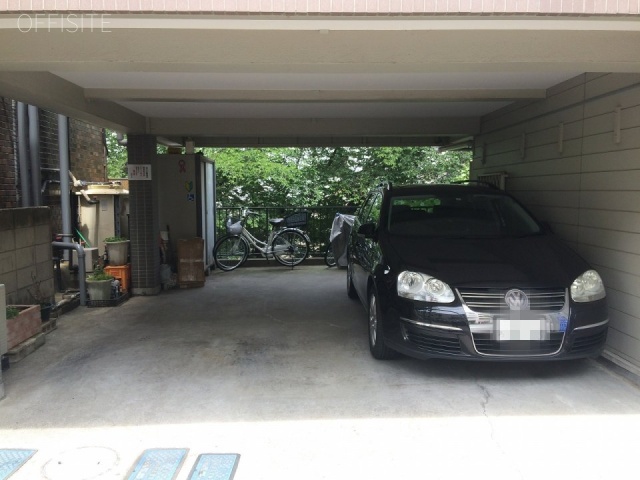 鈴木ビル　駐車場