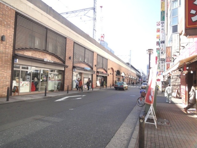 TRビル ビル前面道路