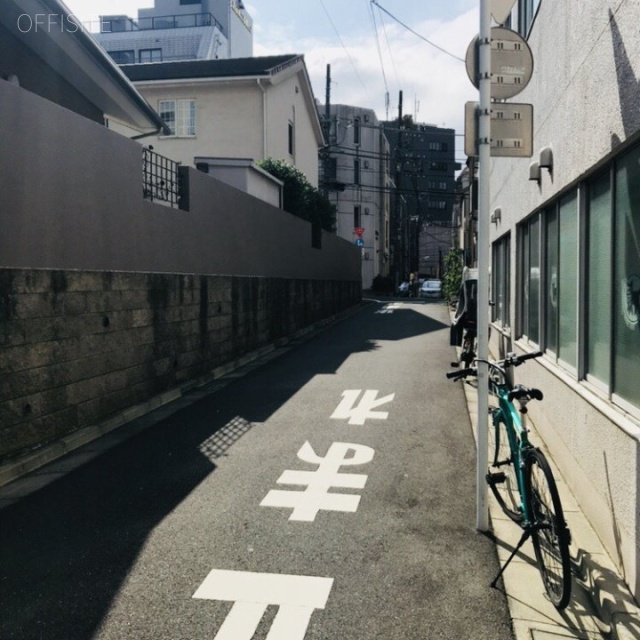 第三花田ビル ビル前面道路