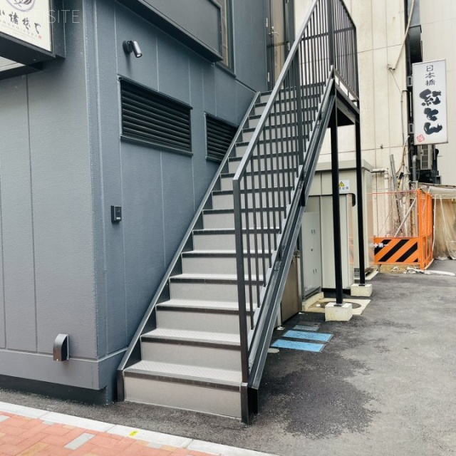 にのに八重洲仲通りビル 外観