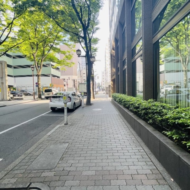 セントラルビル 前面歩道