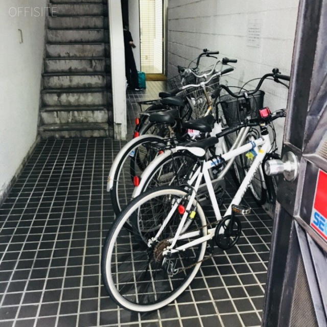 安藤ビル エントランス