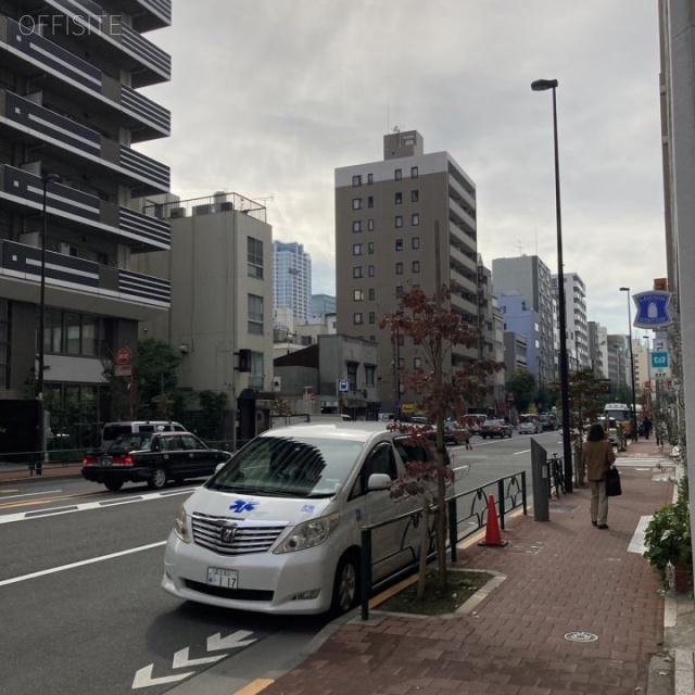 湯島北東ビル ビル前面道路