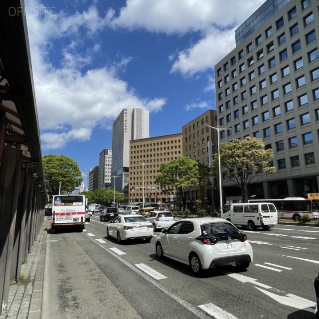 電力ビル本館ビル 前面の東二番町通り