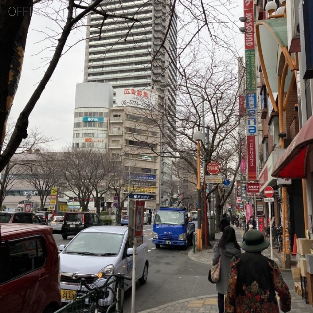 中野SHKビル ビル前面道路