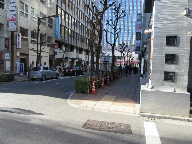 銀座高松ビル ビル前面道路