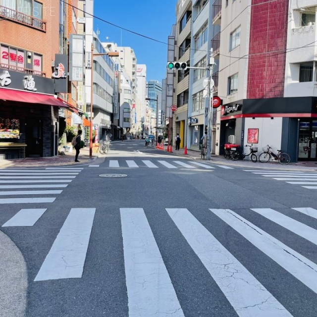 丸幸ビル 前面道路