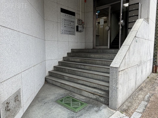 NTビル オフィスビル出入口