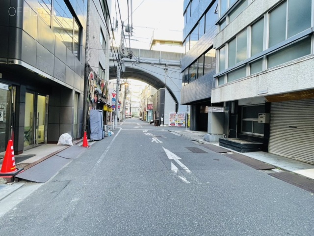 NOVEL WORK AKIHABARA　前面道路