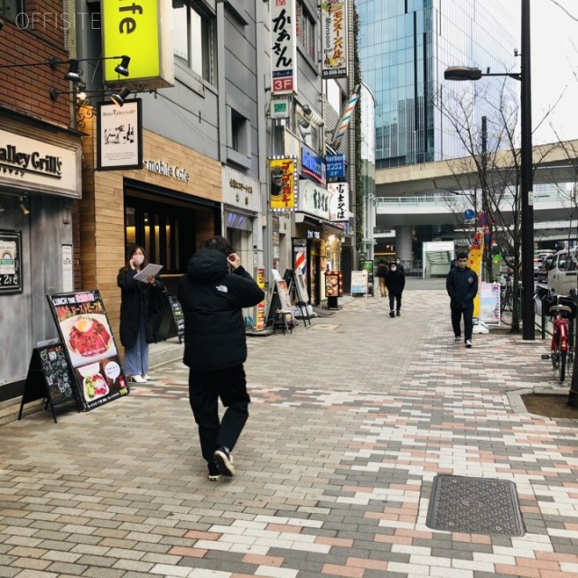 ANDOビル ビル前面道路