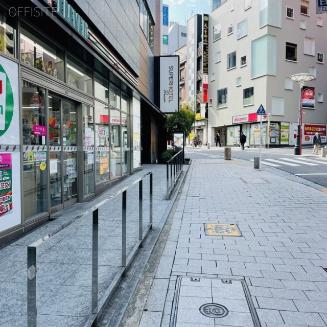 NREG赤坂ビル 前面歩道