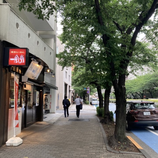 ASAX広尾ビル　ビル前面道路