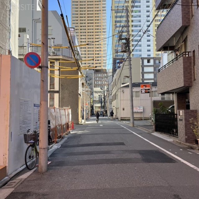 光工芸社ビル 前面道路