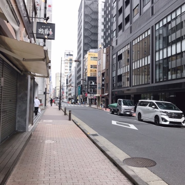IS銀座オフィス ビル前面道路