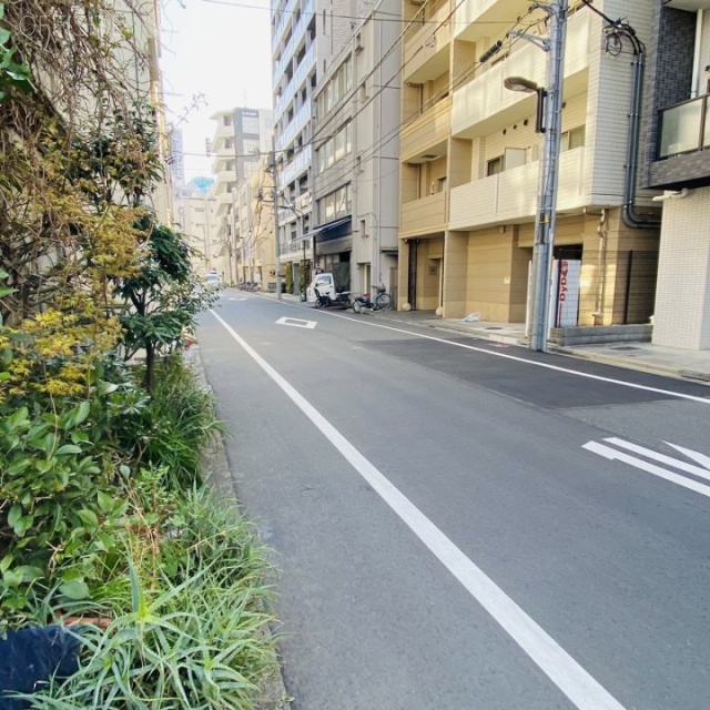 中屋第1ビル ビル前面道路