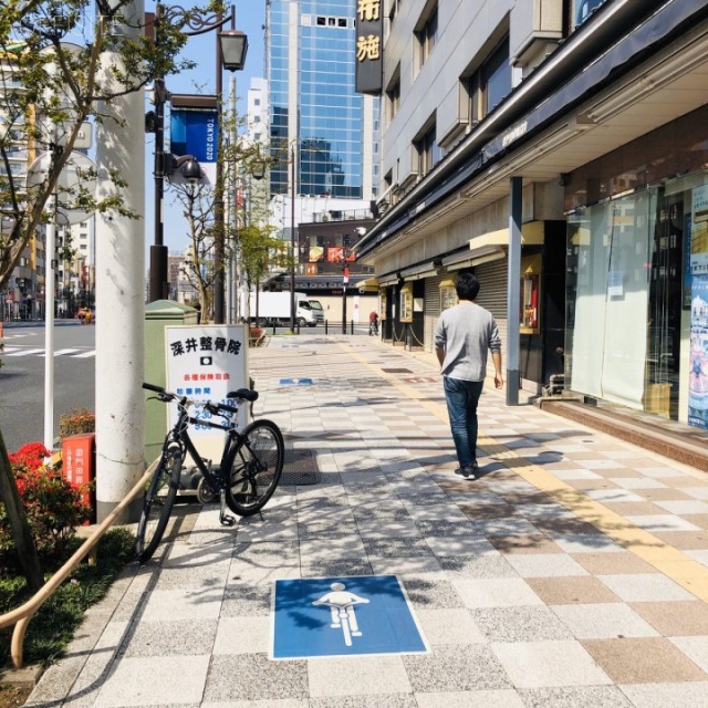 立花国際ビル ビル前面道路