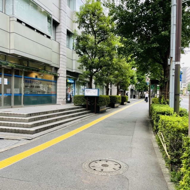 TOKYU REIT虎ノ門ビル ビル前面道路