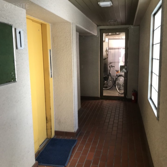 荒井ビル エレベーター