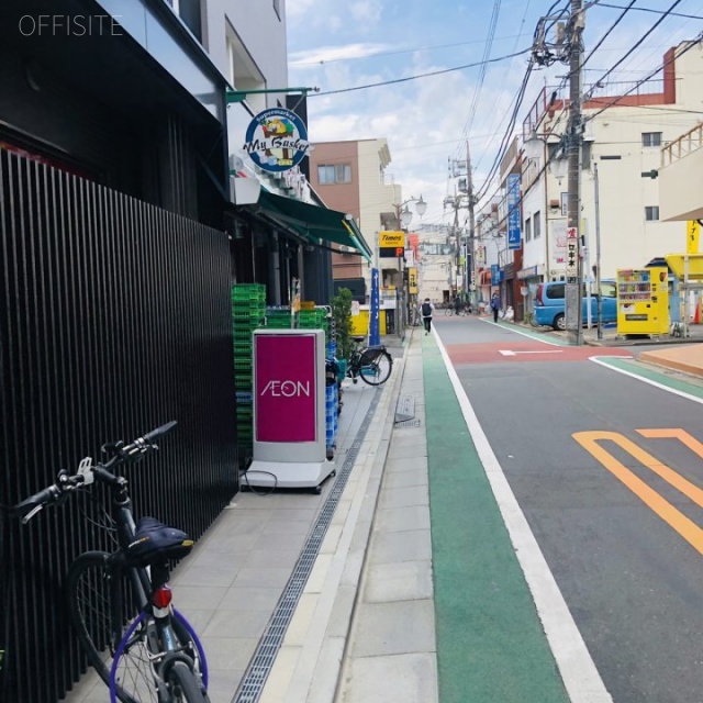 PLAY江古田 ビル前面道路