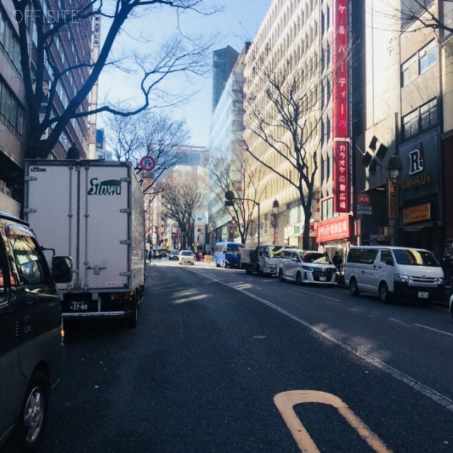 新大宗ビル1号館 ビル前面道路