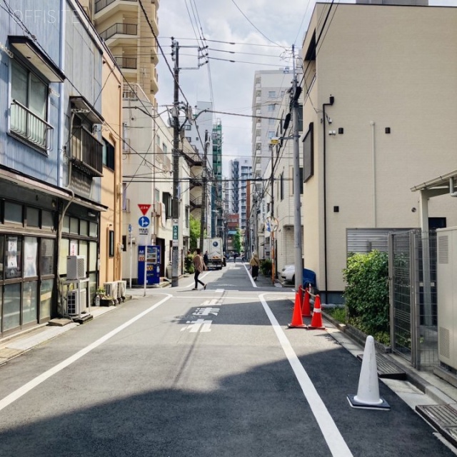 東京菓子協会ビル ビル前面道路