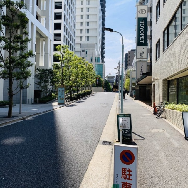 オリエント赤坂モートサイド ビル前面道路